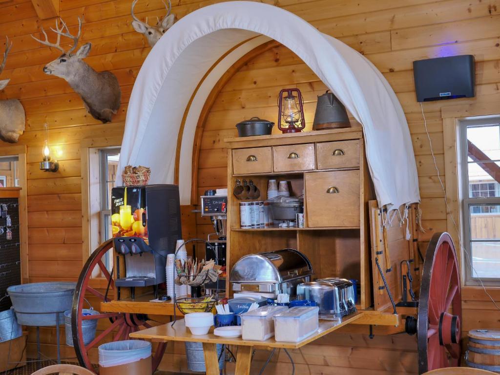 Range Country Lodging image 24